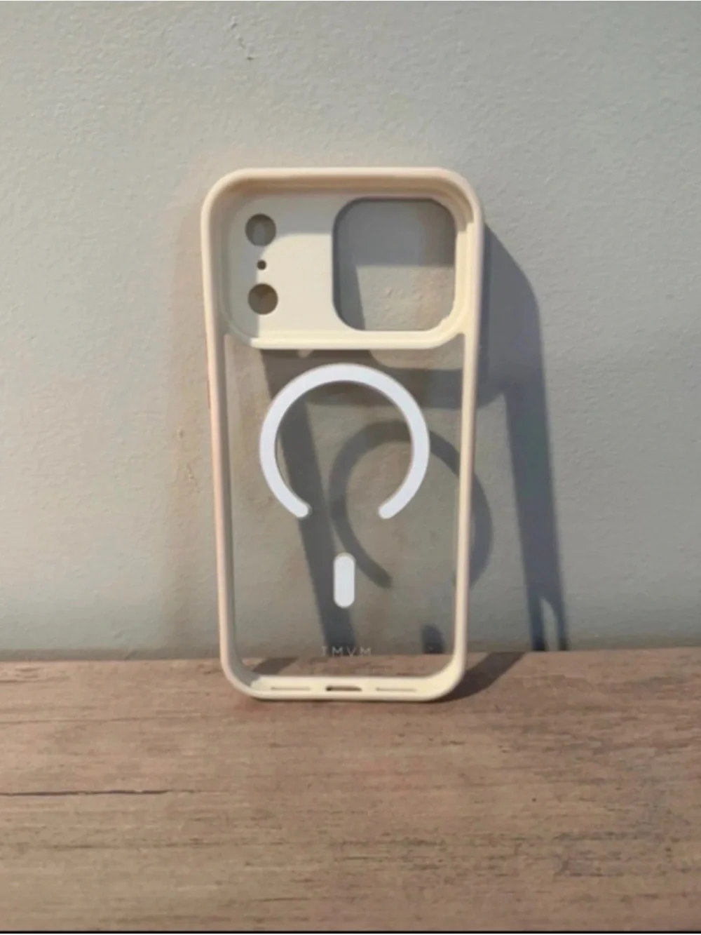 MVMT Clear Case with White Trim and MagSafe Ring Iphone 17 pro max